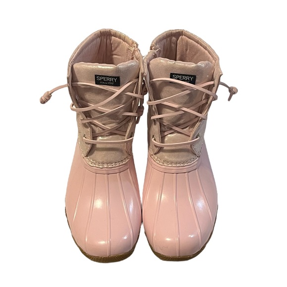 Sperry Big Kid's Saltwater Metallic Pink Duck Boot - Picture 3 of 13